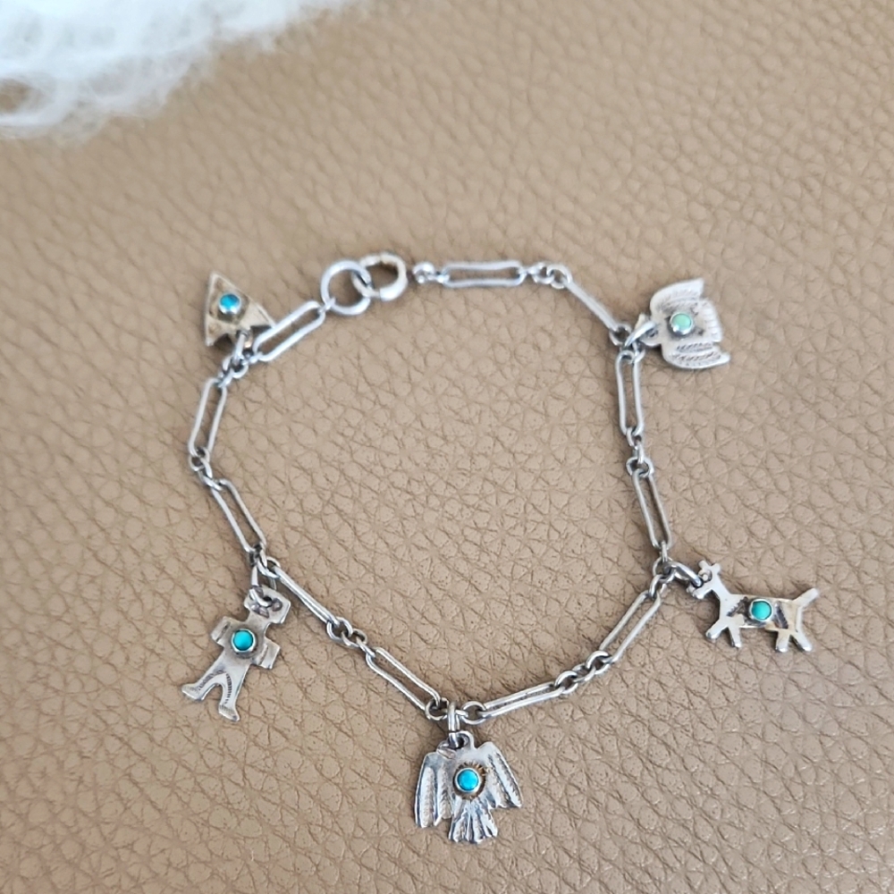 Very Cool Vintage Fred Harvey Native American Sterling Figural Charm Bracelet 💙